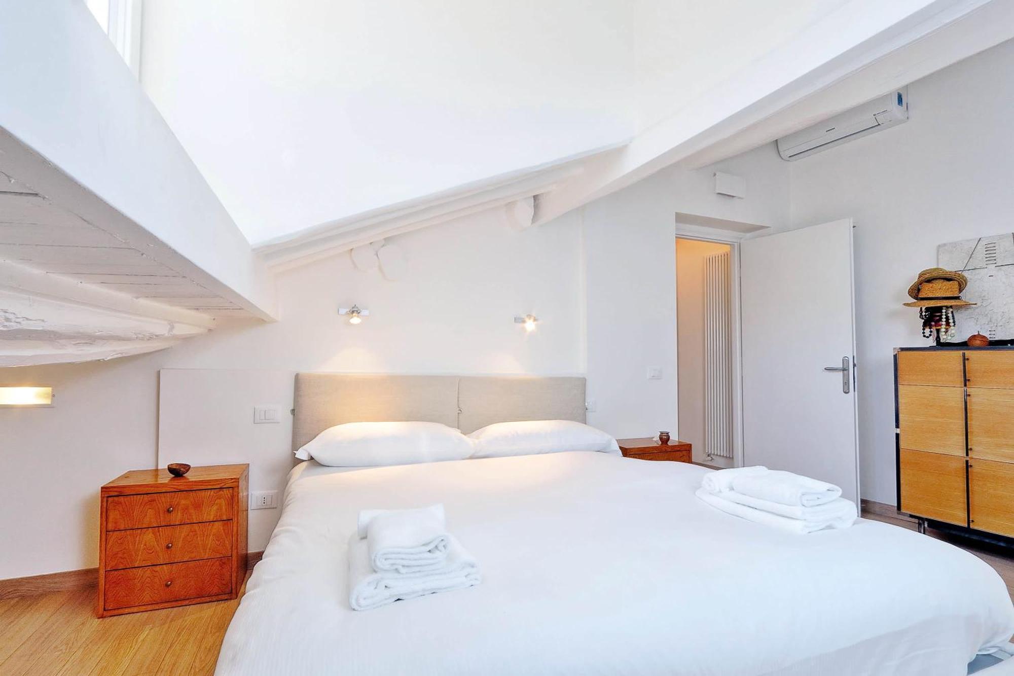 Appartement Pantheon Charming Attic | Romeloft Rome